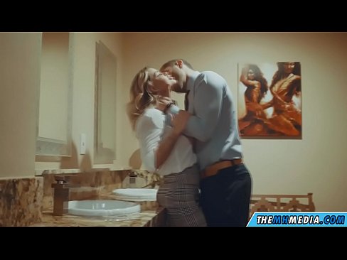 ❤️ Når en barmfagre blondine forfører deg på et offentlig toalett Porno vk på porno no.onlyindianpornx.ru ❤